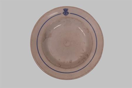 Prato em Cermica